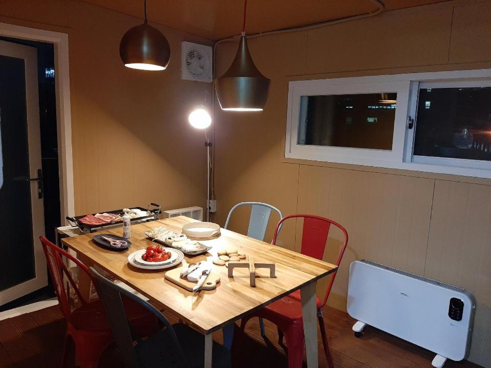 Mapo Rooftop Camping House Seúl Exterior foto